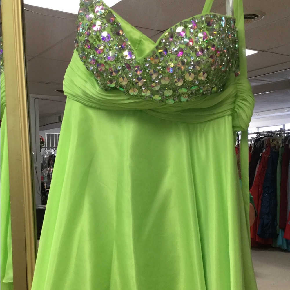 Damas dress, short size M color lime green